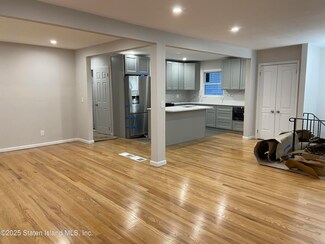 11 Duncan St Unit 1, Staten Island, NY 10304