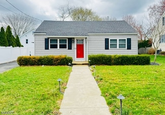 16 Irwin Ave, Freehold, NJ 07728