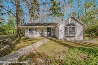 529 Knapp Rd, Clarks Summit, PA 18411