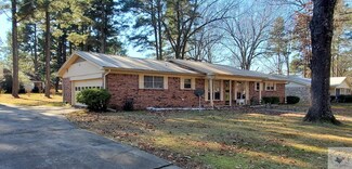705 W 15th St, Hope, AR 71801
