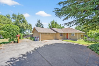 1076 Aspen St, Medford, OR 97501
