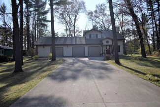 2340 Maplewood Dr, Plover, WI 54467