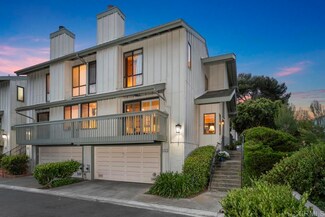 8258 Caminito Modena, La Jolla, CA 92037
