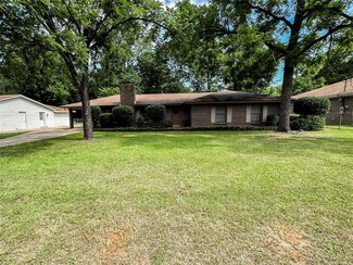 1249 Wright St, Prattville, AL 36066