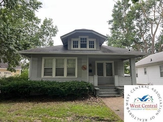 1104 S Barrett Ave, Sedalia, MO 65301