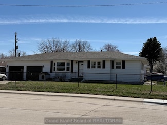 2415 W 16th St, Grand Island, NE 68803