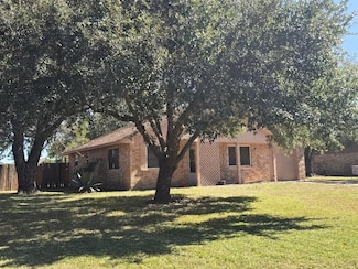 1930 5th St, Hempstead, TX 77445