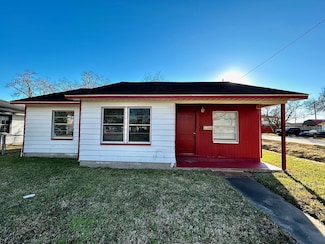 1943 N Avenue H, Freeport, TX 77541