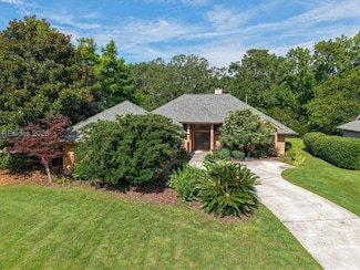 8 Wells Dr E, Hilton Head Island, SC 29926