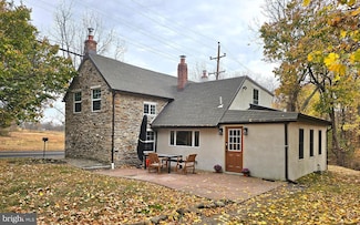2827 Aquetong Rd, New Hope, PA 18938