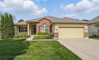2804 S Woodbury Dr, Independence, MO 64055