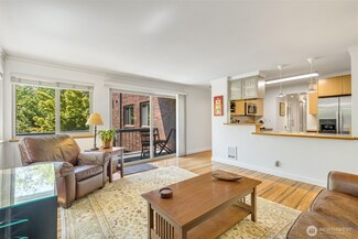 732 11th Ave E Unit 202, Seattle, WA 98102
