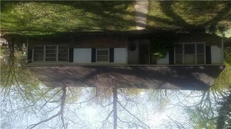 910 S Appleton Ave, Independence, MO 64054