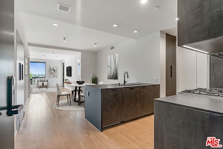 3688 Overland Ave Unit 714, Los Angeles, CA 90034