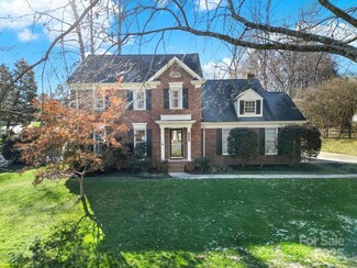 1427 Matthews Plantation Dr, Matthews, NC 28105