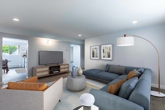 46 Bryon Rd Unit 2, Chestnut Hill, MA 02467