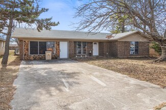 1005 E Fitzgerald St, Bangs, TX 76823