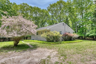 127 Copeces Ln, East Hampton, NY 11937