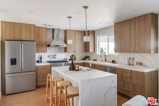 4405 Springdale Dr, Los Angeles, CA 90043