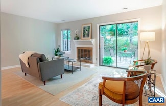943 Southampton Dr, Charlottesville, VA 22901