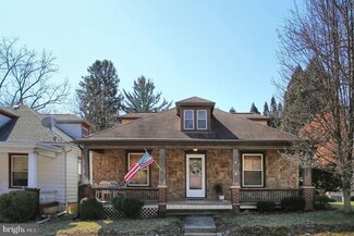 9 Front St, Boiling Springs, PA 17007