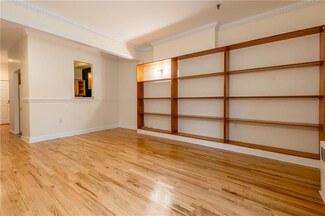 579 Washington Ave Unit 1D, Brooklyn, NY 11238