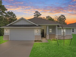 48 Fairway Dr, Trinity, TX 75862