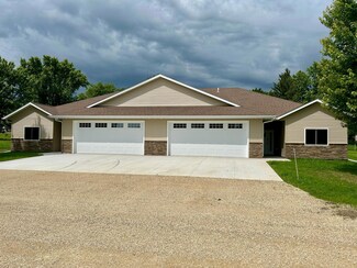 331 5th Ave NE, Mazeppa, MN 55956