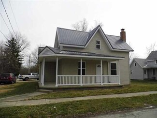 304 S Division St, Flora, IN 46929