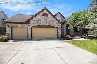 832 Townsend Dr, South Lyon, MI 48178