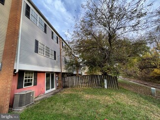 19 Middleview Ct, Windsor Mill, MD 21244