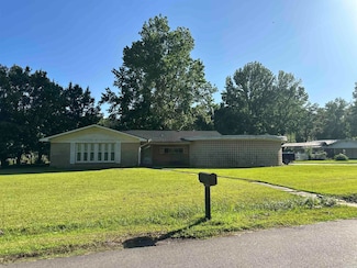 7437 Suburbia Dr, Pine Bluff, AR 71603