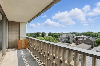 700 E 9th Unit 8j St, Little Rock, AR 72202