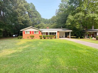 512 Pine St, Smithfield, NC 27577