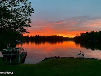 321 Ashmere Rd, Hinsdale, MA 01235