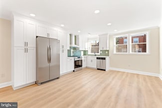 138 E Fariston Dr, Philadelphia, PA 19120