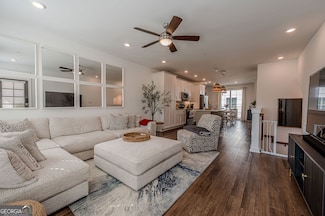 515 Burton Dr Unit 807, Alpharetta, GA 30009