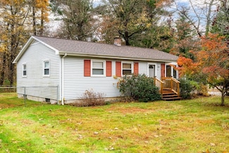 331 Grand Valley Rd, Springfield, MA 01128