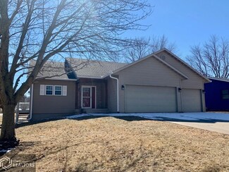 300 Elm Dr, Creston, IA 50801