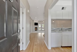 145 W End Place Unit D45, Nashville, TN 37205