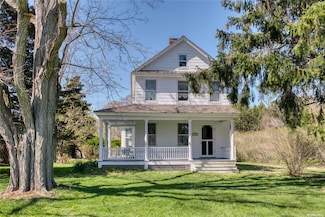 12115 Main Rd, East Marion, NY 11939