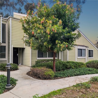 8 Seabird Ct, Newport Beach, CA 92663