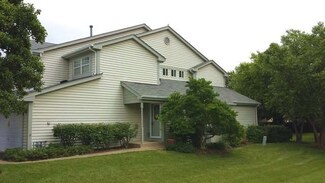 69 White Pine Dr, Schaumburg, IL 60193