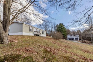32 Middle Branch Dr, Alfred, ME 04002