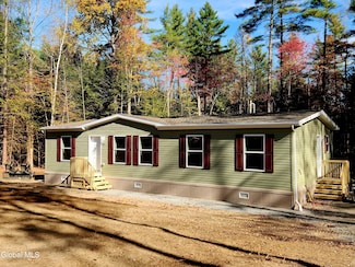 71 Ferris Rd, Chestertown, NY 12817