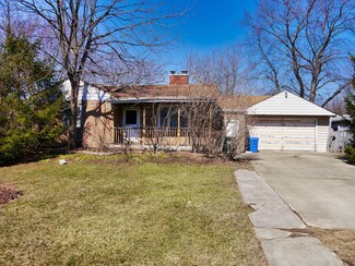 8660 W 73rd St, Justice, IL 60458