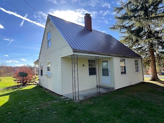 475 Bradley Rd, Valley Bend, WV 26280