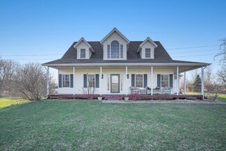 9806 Snow Pointe Dr SE, Alto, MI 49302