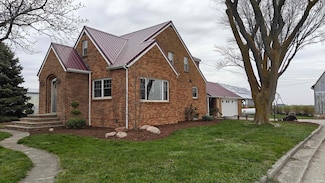 2032 N Sampson Rd, Woodburn, IN 46797