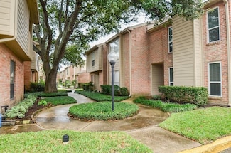 939 Memorial Village Dr Unit 38, Houston, TX 77024